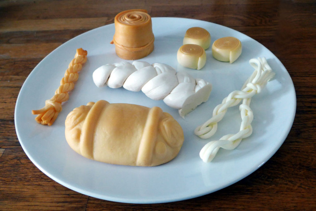 Tschechischer Käse geräuchert und Natur