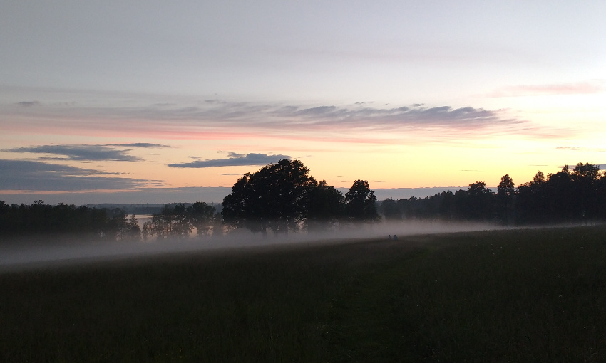 Bullerbü-Ferien in Smaland_Schweden_Abendstimmung mit Nebel am See