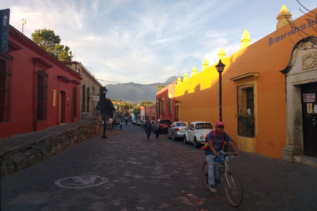 20180427_titel-1_Oaxaca Strassenszene (c) Jäger des verlorenen Schmatzes