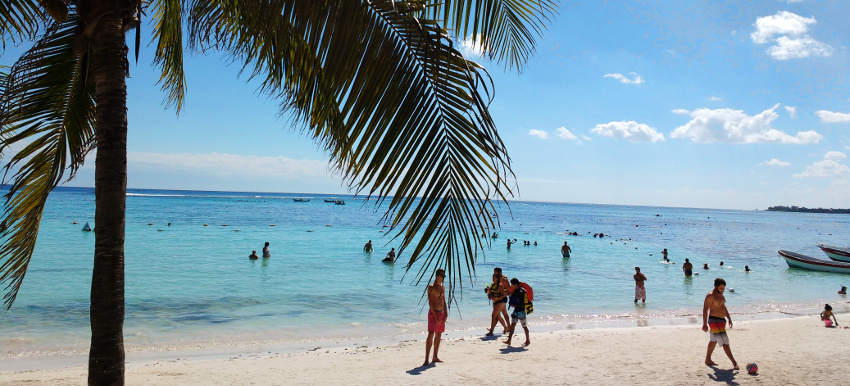 Ein Strand wie im Paradies. Nur leider (meistens) zu voll. 