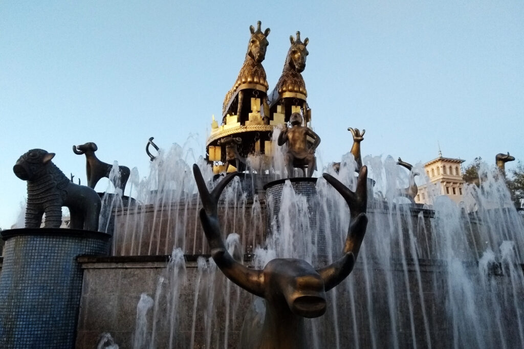 Kutaisi Georgien Brunnen Architektur (c) www.JaegerDesVerlorenenSchmatzes.de