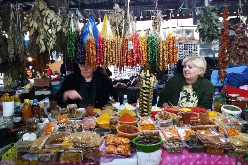 Ein Muss für Foodies: der Wochenmarkt in Kutaisi