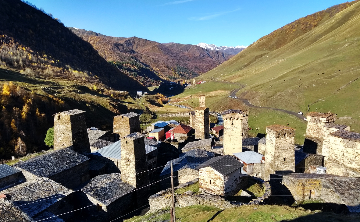 Ushguli Georgien Svanetien Panorama (c) www.JaegerDesVerlorenenSchmatzes.de