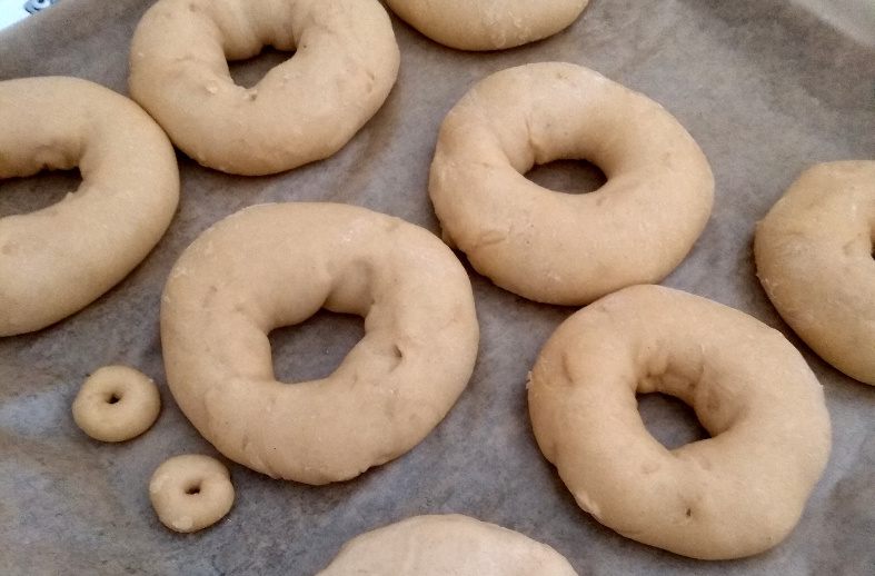 Glatt wie ein Babypopo: So können die Bagel rein ins Wasser.