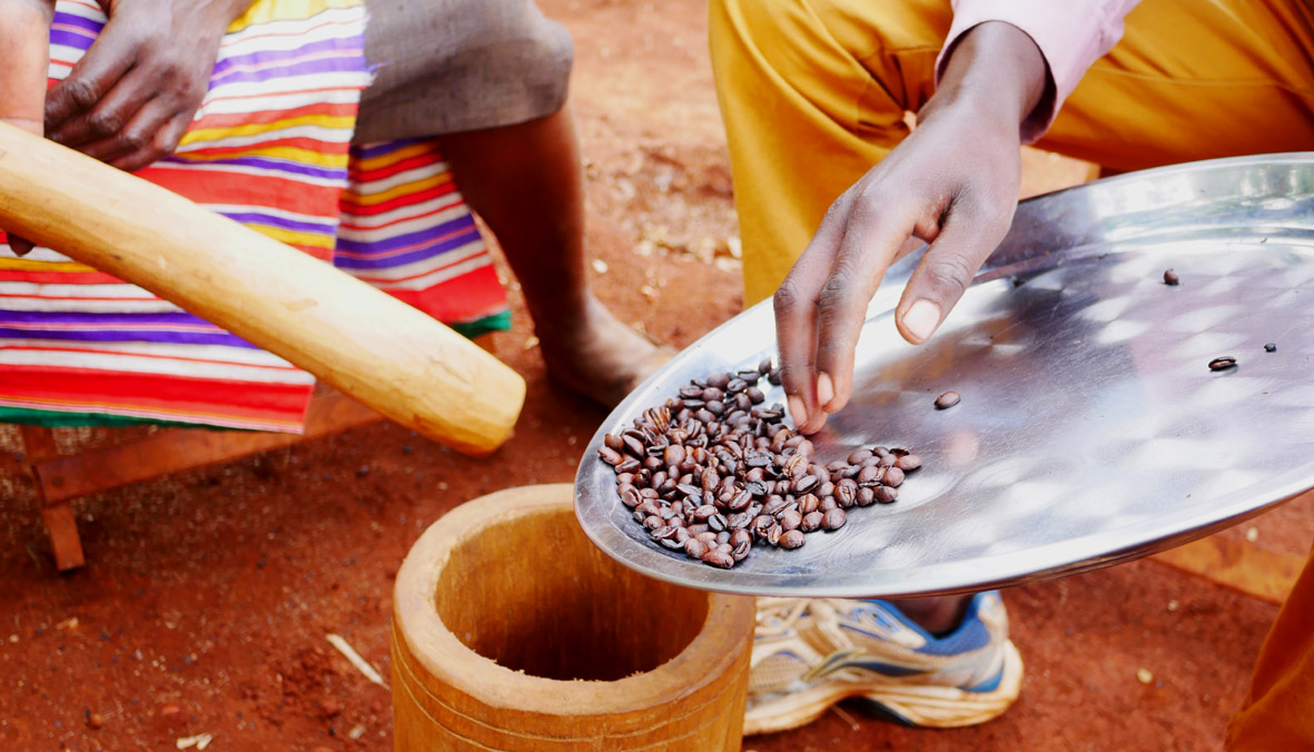 Nicht in Kolumbien, sondern in Uganda haben wir diese Kaffeebauern besucht.